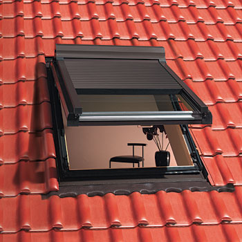 Dachfenster mit Auenrollo